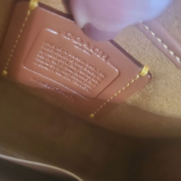 RETAIL COACH Quilted Turnlock Crossbody in Blush with Gun Metal Hardware - Picture 11 of 13